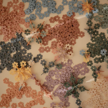 Mushie Bouwset Bloemen 100 Delig koop je bij Babywinkel