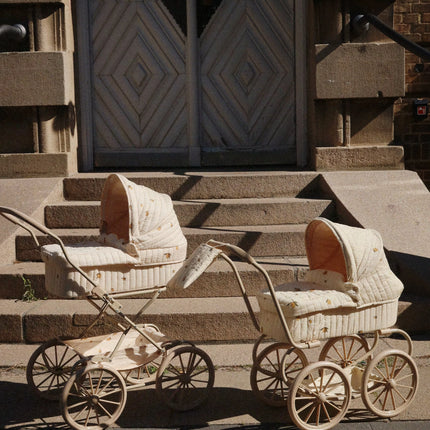 Konges Sløjd Puppenwagen „Lemon“ im Vintage-Stil