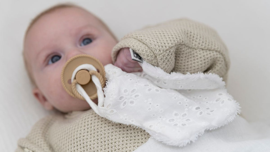 Baby's Only Speendoekje Bloem Calm Wit - Baby's Only - Babywinkel - 8720791359416