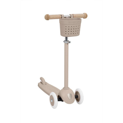 Banwood Kinderstep Eco Sand met Mandje koop je bij Babywinkel