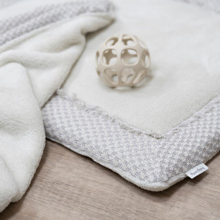 Baby's Only Boxkleed Happiness Urban Taupe/Ecru 75X95Cm koop je bij Babywinkel