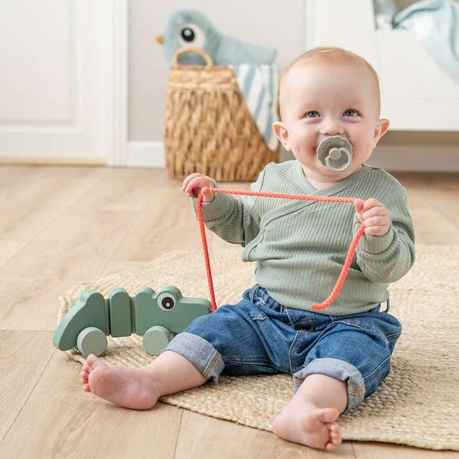 Done by Deer Pull along wiggle toy Croco Green koop je bij Babywinkel
