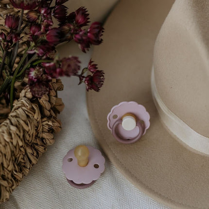 Frigg Speen Maat 1 Daisy Bloom Lavender Haze Latex koop je bij Babywinkel