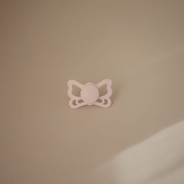 Frigg Speen Maat 2 Butterfly White Lilac/Tw. Mauve Silicone 2 - Pack - Frigg - Babywinkel - 5715239022314