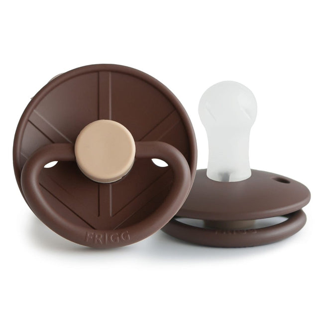 Frigg Speen Maat 2 Little Viking Cocoa Bjorn Silicone - Frigg - Babywinkel - 5715239025513