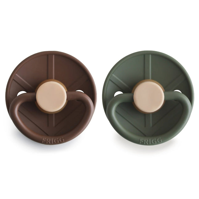 Frigg Speen Maat 2 Little Viking Cocoa/Olive Latex 2St koop je bij Babywinkel