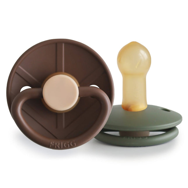 Frigg Speen Maat 2 Little Viking Cocoa/Olive Latex 2St koop je bij Babywinkel