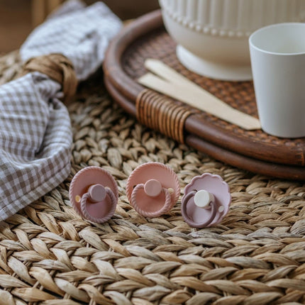 Frigg Speen Maat 2 Rope Baby Pink Silicone - Frigg - Babywinkel - 5715239021676