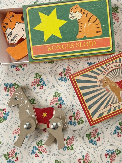 Konges Sløjd Tiger Matchbox koop je bij Babywinkel