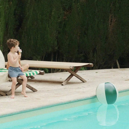 Konges Slojd Strandbal Green Stripe 40cm koop je bij Babywinkel