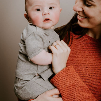Kort broekje Melange grijs - Babywinkel - 8720512364156