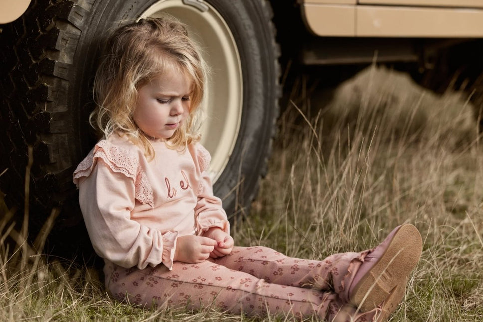 Little Dutch Baby Trui Blush Pink Lovely koop je bij Babywinkel