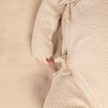 Little Dutch Boxpakje Overslag Gebreid Sand koop je bij Babywinkel