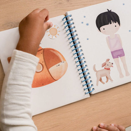 Little Dutch Stickerboek Aankleedboek Jim En Friends koop je bij Babywinkel