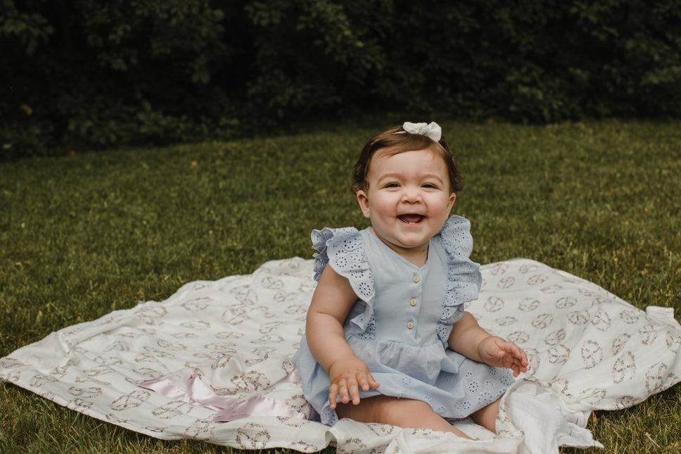 Lulujo Hydrofiele Doek Peace 120x120cm - Lulujo - Babywinkel - 628233451545