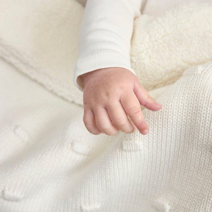 Meyco Wiegdeken Knots Teddy Offwhite 75X100cm - Meyco - Babywinkel - 4054703961911