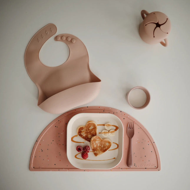 Mushie Slabbetje Silicone Blush - Mushie - Babywinkel - 7426999779117