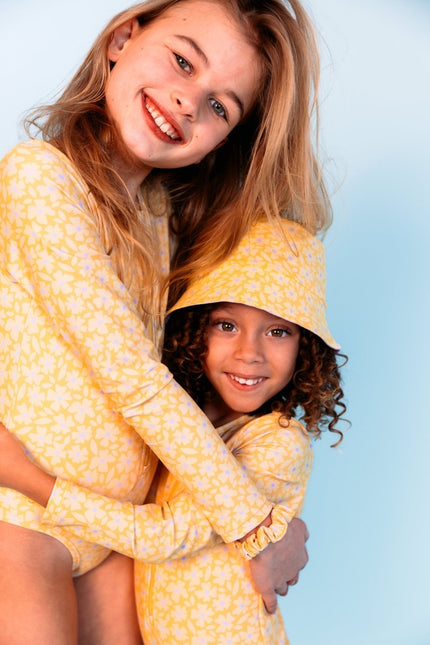 Swim Essentials Zonnehoedje Baby Florish Yellow Reversible koop je bij Babywinkel