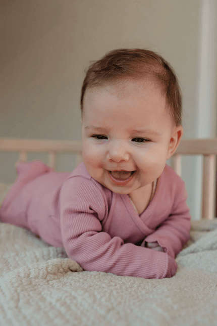 Yumi Baby Overslag Shirt Baby Ruffle Ash Rose - Yumi Baby - Babywinkel - 8720828347348